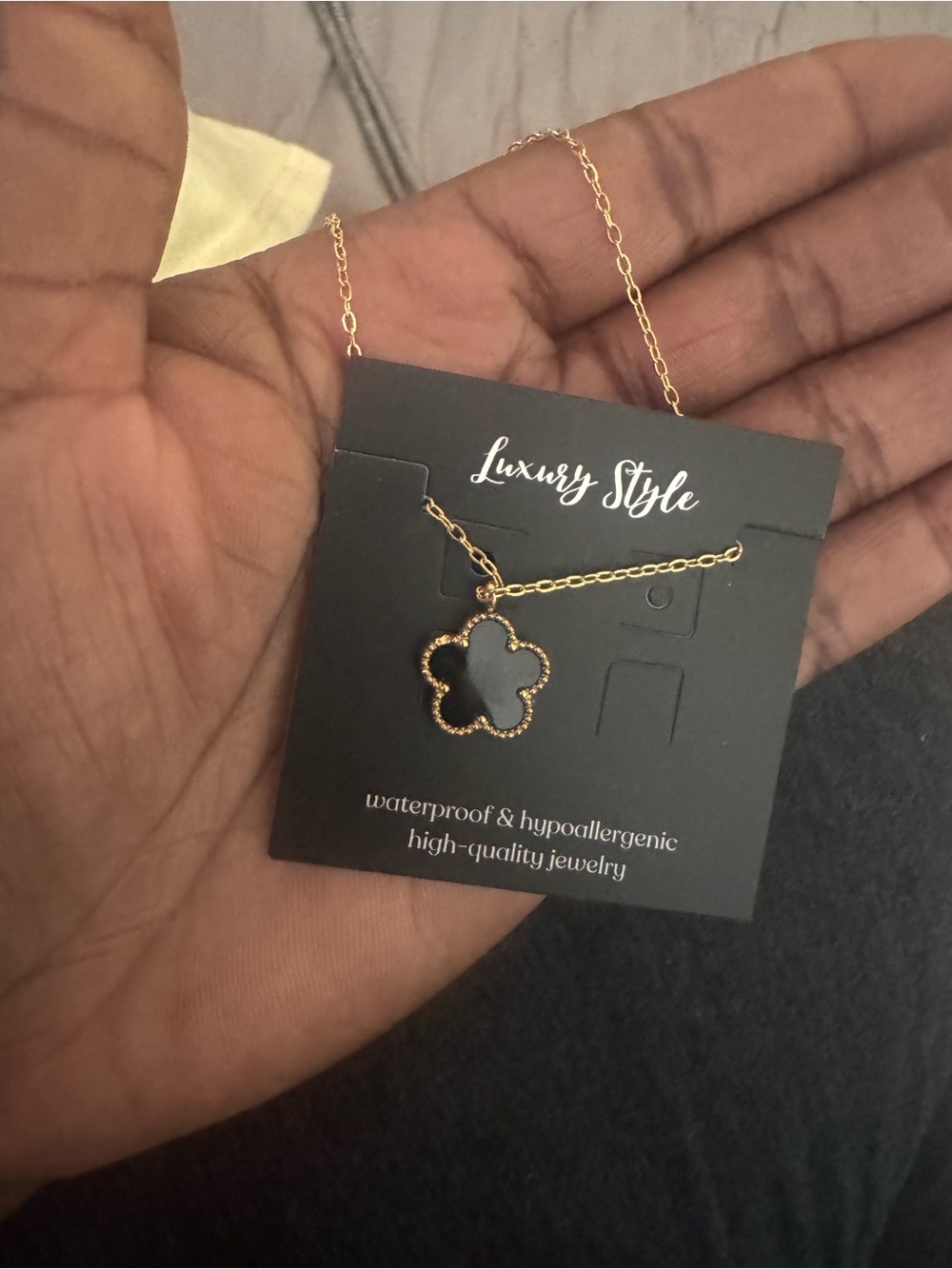 Gold Clover Pendant Necklace - Black Inlay